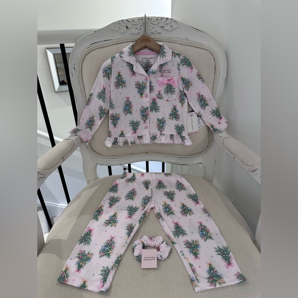 🎀 2T Floral, Ribbon, Bow & Christmas Tree Ruffled Toddler Pajamas Set - Picture 3 of 11